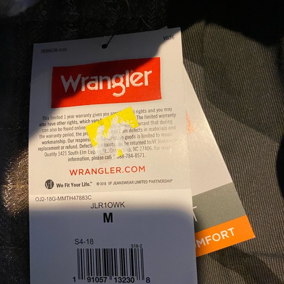 Button up shirt - Picture 3 of 3